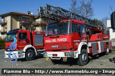 Iveco 190-26
Vigili del Fuoco
Comando Provinciale di Forlì Cesena
AutoScala da 30 metri allestimento Iveco-Magirus
Ricondizionata Fortini
VF 16770
Parole chiave: Iveco 190-26 VF16770