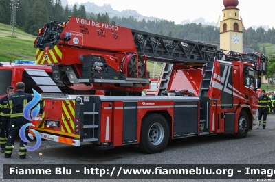 Scania P320
Vigili del Fuoco
Unione Distrettuale di Fassa
Assegnata al corpo di Pozza di Fassa (TN)
Allestimento Rosenbauer
VF 4W5 TN
Parole chiave: Scania P320 VF4W5TN