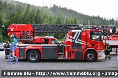 Scania P320
Vigili del Fuoco
Unione Distrettuale di Fassa
Assegnata al corpo di Pozza di Fassa (TN)
Allestimento Rosenbauer
VF 4W5 TN
Parole chiave: Scania P320 VF4W5TN