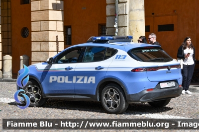 Alfa Romeo Tonale
Polizia di Stato
Squadra Volante
Allestimento FCA
POLIZIA M7982
Parole chiave: Alfa-Romeo Tonale POLIZIAM7982