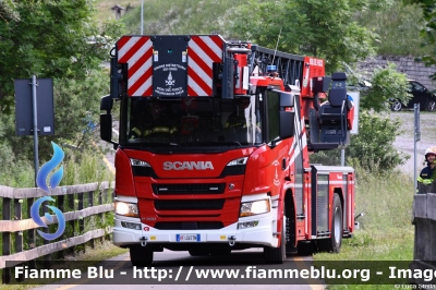 Scania P320
Vigili del Fuoco
Unione Distrettuale di Fassa
Assegnata al corpo di Pozza di Fassa (TN)
Allestimento Rosenbauer
VF 4W5 TN
Parole chiave: Scania P320 VF4W5TN