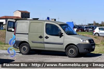 Fiat Doblò II serie
Carabinieri
Polizia Militare presso il 15° Stormo di Cervia 
AM CK 955
Parole chiave: Fiat Doblò_IIserie AMCK955