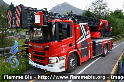 Scania P320
Vigili del Fuoco
Unione Distrettuale di Fassa
Assegnata al corpo di Pozza di Fassa (TN)
Allestimento Rosenbauer
VF 4W5 TN
Parole chiave: Scania P320 VF4W5TN