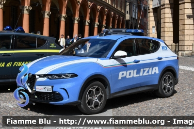 Alfa Romeo Tonale
Polizia di Stato
Squadra Volante
Allestimento FCA
POLIZIA M7982
Parole chiave: Alfa-Romeo Tonale POLIZIAM7982