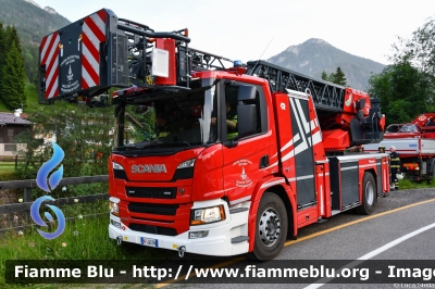 Scania P320
Vigili del Fuoco
Unione Distrettuale di Fassa
Assegnata al corpo di Pozza di Fassa (TN)
Allestimento Rosenbauer
VF 4W5 TN
Parole chiave: Scania P320 VF4W5TN