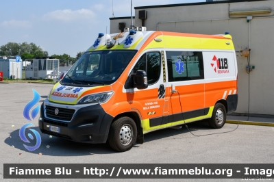 Fiat Ducato X290
118 Romagna Soccorso
Azienda USL della Romagna
Ambito Territoriale di Ravenna
Allestimento Orion
"RA 34"
Parole chiave: Fiat Ducato_X290 Ambulanza