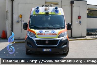 Fiat Ducato X290
118 Romagna Soccorso
Azienda USL della Romagna
Ambito Territoriale di Ravenna
Allestimento Orion
"RA 34"
Parole chiave: Fiat Ducato_X290 Ambulanza