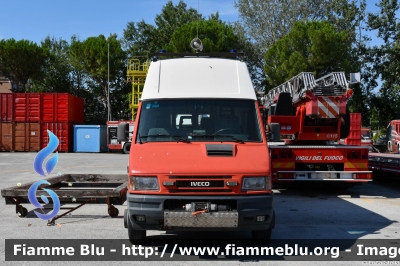 Iveco Daily II Serie
Vigili del Fuoco
Comando Provinciale di Ravenna
Nucleo Soccorso Subacqueo Acquatico
VF 20887
Parole chiave: Iveco Daily_IISerie VF20887