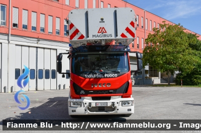 Iveco EuroCargo 160E32 IV serie
Vigili del Fuoco
Comando Provinciale Di Ravenna
AutoScala articolata M32L-AS da 32 Metri
Allestimento Magirus
VF 32933
Parole chiave: Iveco EuroCargo_160E32_IVserie VF32933