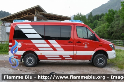 Mercedes-Benz Sprinter 4x4 III serie restyle
Vigili del Fuoco
Unione distrettuale di Fassa
Corpo Volontario di Vigo di Fassa (TN)
Allestimento Kofler Fahrzeugbau
VF 4L7 TN
Parole chiave: Mercedes-Benz Sprinter_4x4_IIIserie restyle VF4L7TN