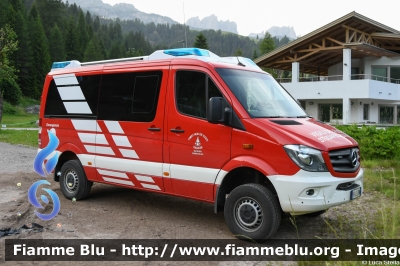 Mercedes-Benz Sprinter 4x4 III serie restyle
Vigili del Fuoco
Unione distrettuale di Fassa
Corpo Volontario di Vigo di Fassa (TN)
Allestimento Kofler Fahrzeugbau
VF 4L7 TN
Parole chiave: Mercedes-Benz Sprinter_4x4_IIIserie restyle VF4L7TN