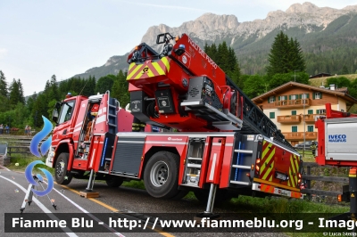 Scania P320
Vigili del Fuoco
Unione Distrettuale di Fassa
Assegnata al corpo di Pozza di Fassa (TN)
Allestimento Rosenbauer
VF 4W5 TN
Parole chiave: Scania P320 VF4W5TN