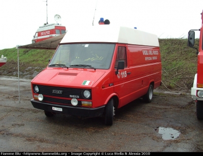 Iveco Daily I Serie
Vigili del Fuoco
Comando Provinciale di Ravenna
Officina Mobile
VF 12777
Parole chiave: Iveco Daily_ISerie VF12777