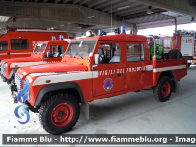 Land Rover Defender 130
Vigili del Fuoco
 Comando Provinciale di Ferrara
 Prima fornitura regione Emilia Romagna
 VF 22090
Parole chiave: Land Rover Defender 130_VF 22090