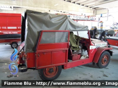 Fiat Campagnola I serie
Vigili del Fuoco
Comando Provinciale di Ferrara
Campagnola allestita fotoelettrica
in attesa di restauro
VF 8545
Parole chiave: Fiat Campagnola_Iserie VF8545