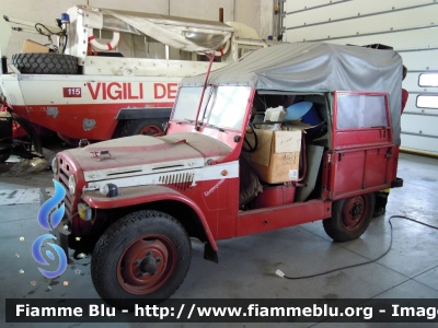 Fiat Campagnola I serie
Vigili del Fuoco
Comando Provinciale di Ferrara
Campagnola allestita fotoelettrica
in attesa di restauro
VF 8545
Parole chiave: Fiat Campagnola_Iserie VF8545