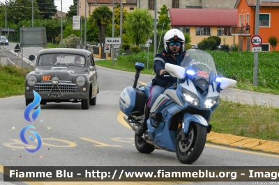 Yamaha FJR 1300 II serie
Polizia di Stato
Polizia Stradale
Allestimento Elevox
POLIZIA G3103
In scorta alla Mille Miglia 2023
Parole chiave: Yamaha FJR_1300_IIserie POLIZIAG3103  1000_Miglia_2023