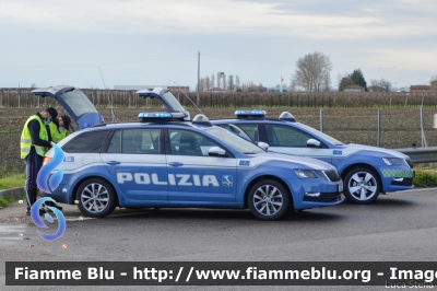 Skoda Octavia Wagon V serie
Polizia di Stato
Polizia Autostradale
in servizio sulla rete Autostrade per l'Italia SPA
Allestimento Focaccia
Decorazione Grafica Artlantis
POLIZIA M2946
Parole chiave: Skoda Octavia_Wagon_Vserie POLIZIAM2946