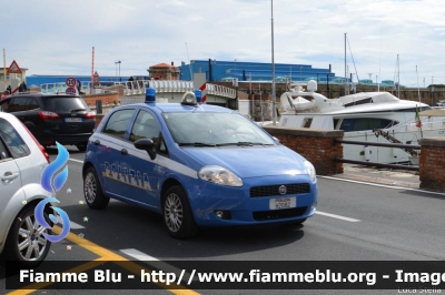 Fiat Grande Punto
Polizia di Stato
POLIZIA H2082
Parole chiave: Fiat Grande_Punto POLIZIAH2082