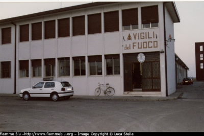 Distaccamento Permanente di Codigoro
Vigili del Fuoco
Vecchia caserma in uso fino al 1994
la foto risale al 91
