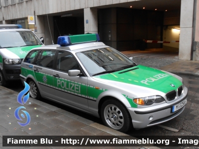 Bmw Serie5 E60 Touring
Bundesrepublik Deutschland - Germania
Landespolizei 
Bayern - München 
Polizia territoriale della Baviera
- Monaco -
Parole chiave: Bmw Serie5_E60_Touring