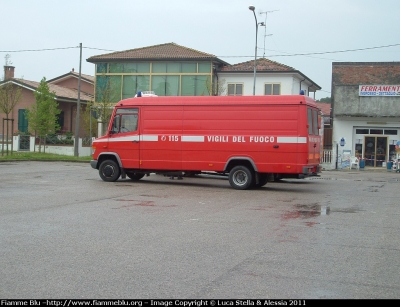 Mercedes-Benz Vario 612D
Vigili del Fuoco
Comando Provinciale di Ferrara
VF 20709
Parole chiave: Mercedes-Benz Vario VF20709