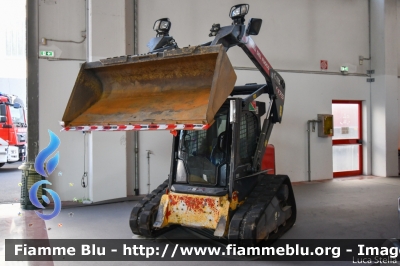 New Holland C175
Vigili del Fuoco
Comando Provinciale di Brescia
G.O.S. (Gruppo Operativo Speciale) Lombardia
VF 26328
In esposizione al Reas 2019
Parole chiave: New-Holland C175 VF26328 Reas_2019