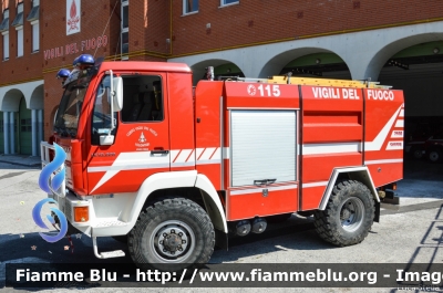 Man LE 10.220 4x4
Vigili del Fuoco
Distretto di Pergine Valsugana
Corpo Volontario di Levico Terme (TN)
AutoBottePompa
Allestimento Piemme
Modulo Sherpa 2500
VF Z64 TN
Parole chiave: Man LE_10.220_4x4 VFZ64TN