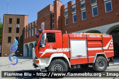 Man LE 10.220 4x4
Vigili del Fuoco
Distretto di Pergine Valsugana
Corpo Volontario di Levico Terme (TN)
AutoBottePompa
Allestimento Piemme
Modulo Sherpa 2500
VF Z64 TN
Parole chiave: Man LE_10.220_4x4 VFZ64TN