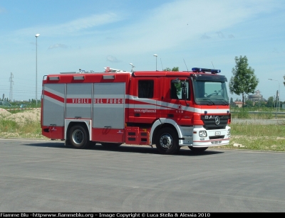 Mercedes-Benz Actros 1841 II serie
Vigili del Fuoco 
Comando Provinciale di Ferrara
Distaccamento Permanente di Portomaggiore (FE)
AutoPompaSerbatoio allestimento Bai
fotografata al Comando Provinciale
VF 22617
Parole chiave: Mercedes-Benz Actros_1841_IIserie VF22617