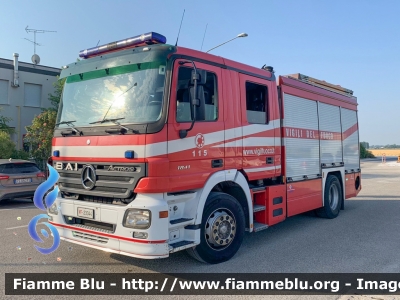 Mercedes-Benz Actros 1841 II serie
Vigili del Fuoco
Comando Provinciale di Bologna
Distaccamento Volontario di Molinella
Allestiemto BAI
VF 23344
Parole chiave: Mercedes-Benz Actros_1841_IIserie VF23344