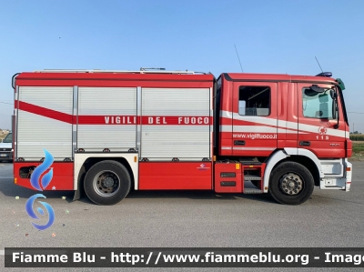 Mercedes-Benz Actros 1841 II serie
Vigili del Fuoco
Comando Provinciale di Bologna
Distaccamento Volontario di Molinella
Allestiemto BAI
VF 23344
Parole chiave: Mercedes-Benz Actros_1841_IIserie VF23344