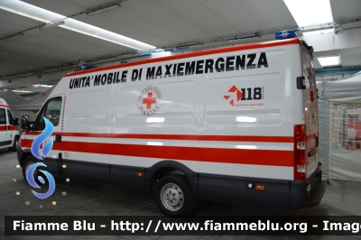 Iveco Daily IV serie
Croce Rossa Italiana
Comitato Provinciale di Piacenza
Unità Mobile di Maxiemergenza
CRI 380 AC

Esposto al REAS 2013
Parole chiave: Iveco Daily_IVserie CRI380AC Reas_2013