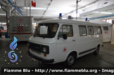 Fiat 238
Croce Rossa Italiana
Comitato Provinciale di Piacenza
CRI 12084

Esposta al REAS 2013
Parole chiave: Fiat 238 CRI12084 Ambulanza Reas_2013