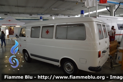 Fiat 238
Croce Rossa Italiana
Comitato Provinciale di Piacenza
CRI 12084

Esposta al REAS 2013
Parole chiave: Fiat 238 CRI12084 Ambulanza Reas_2013