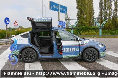 Tesla Model X
Polizia di Stato
Polizia Stradale
in servizio sulla rete CAV
Allestimento All.V.In.
POLIZIA M9359
Parole chiave: Tesla Model_X  POLIZIAM9359 