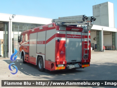 Mercedes-Benz Actros 1841 II serie
Vigili del Fuoco
 Comando Provinciale di Ferrara
 Distaccamento Permanente di Portomaggiore (FE)
 AutoPompaSerbatoio allestimento Bai
 VF 22617
Parole chiave: Mercedes-Benz Actros_1841_IIserie VF22617