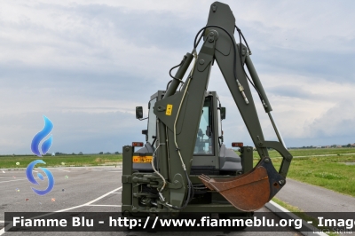 New Holland
Aeronautica Militare Italiana
15° stormo
AM BN 322
Parole chiave: New Holland AMBN322