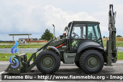 New Holland
Aeronautica Militare Italiana
15° stormo
AM BN 322
Parole chiave: New Holland AMBN322