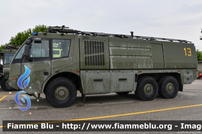 Iveco Magirus Dragon X6 TA I serie
Aeronautica Militare Italiana
15° stormo
Servizio Antincendio
Allestimento Iveco-Magirus
AM CG 234
Parole chiave: Iveco Magirus_Dragon_X6 AMCG234