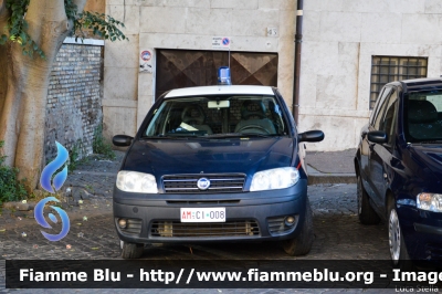 Fiat Punto III serie
Carabinieri
Polizia Militare presso Aeronautica Militare
Nucleo Cinofili
AM CI 008
Parole chiave: Fiat Punto_III serie AMCI008 Festa_della_Repubblica_2015