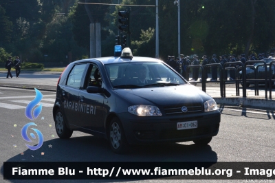 Fiat Punto III serie
Carabinieri
Polizia Militare presso Aeronautica Militare
AM CI 062
Parole chiave: Fiat Punto_IIIserie AMCI062 Festa_della_Repubblica_2015