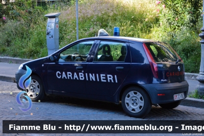 Fiat Punto III serie
Carabinieri
Polizia Militare presso Aeronautica Militare
AM CI 062
Parole chiave: Fiat Punto_IIIserie AMCI062 Festa_della_Repubblica_2015