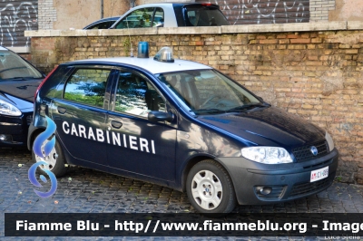 Fiat Punto III serie
Carabinieri
Polizia Militare presso Aeronautica Militare
AM CI 089
Parole chiave: Fiat Punto_IIIserie AMCI089 Festa_della_Repubblica_2015