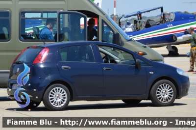 Fiat Grande Punto
Aereonautica Militare Italiana
AM CL 133
Parole chiave: Fiat Grande_Punto AMCL133