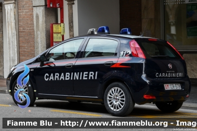 Fiat Punto VI serie
Carabinieri
Polizia Militare presso
Aeronautica Militare
C.O.F.A.
Poggio Renatico (FE)
AM CR 378
Parole chiave: Fiat Punto_VIserie AMCR378