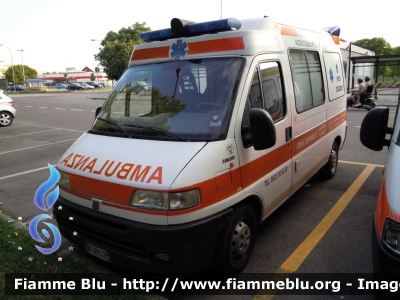 Fiat Ducato II serie
Assistenza Pubblica Estense
Ambulanza allestita Aricar
APE 10
Parole chiave: Fiat Ducato_IIserie Ambulanza