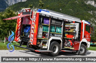 Man TGM 18.340 4x4 II serie
Vigili del Fuoco
Unione distrettuale di Mezzolombardo
Corpo Volontario di Molveno (TN)
Allestimento Brandus Rosenbauer
VF 5D0 TN
Parole chiave: Man TGM_18.340_4x4_IIserie VF5D0TN