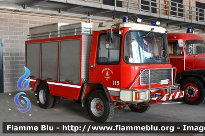 OZeta 4x4
Vigili del Fuoco
Unione Distrettuale di Fondo
Corpo Volontario di Fondo (TN)
VF B17 TN
Parole chiave: OZeta 4x4 VFB17TN