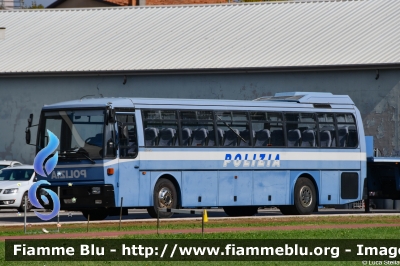 Iveco 370SE
Polizia di Stato
Reparto Mobile
II Reparto Mobile Padova
POLIZIA B2390
Parole chiave: Iveco 370SE POLIZIAB2390